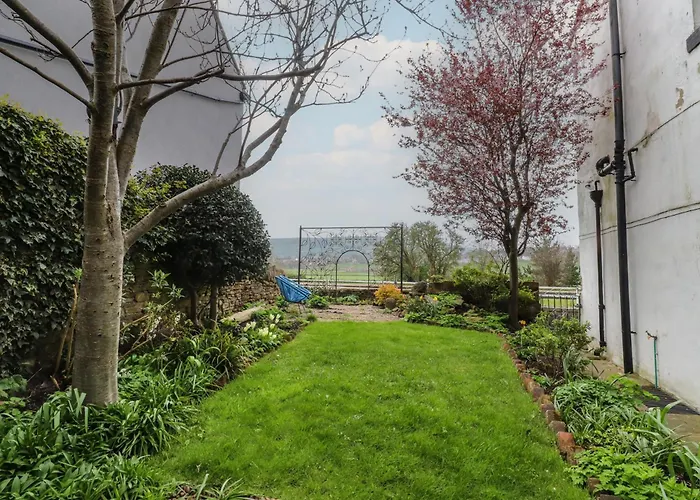 Canalside * Kildwick