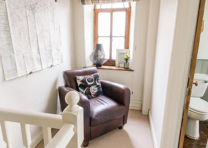 Canalside * Kildwick